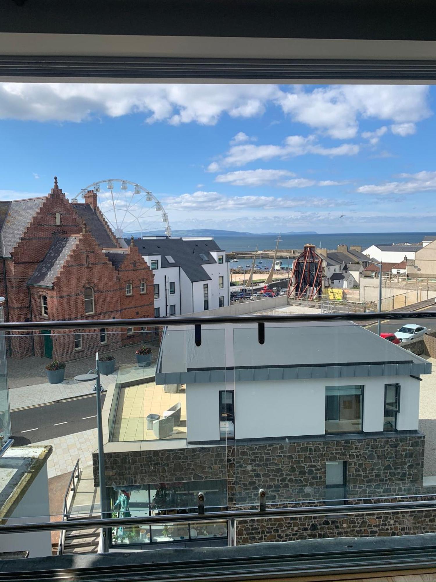 Penthouse Apartment - Town Centre, Sea Views, Secure Parking Portrush Eksteriør bilde