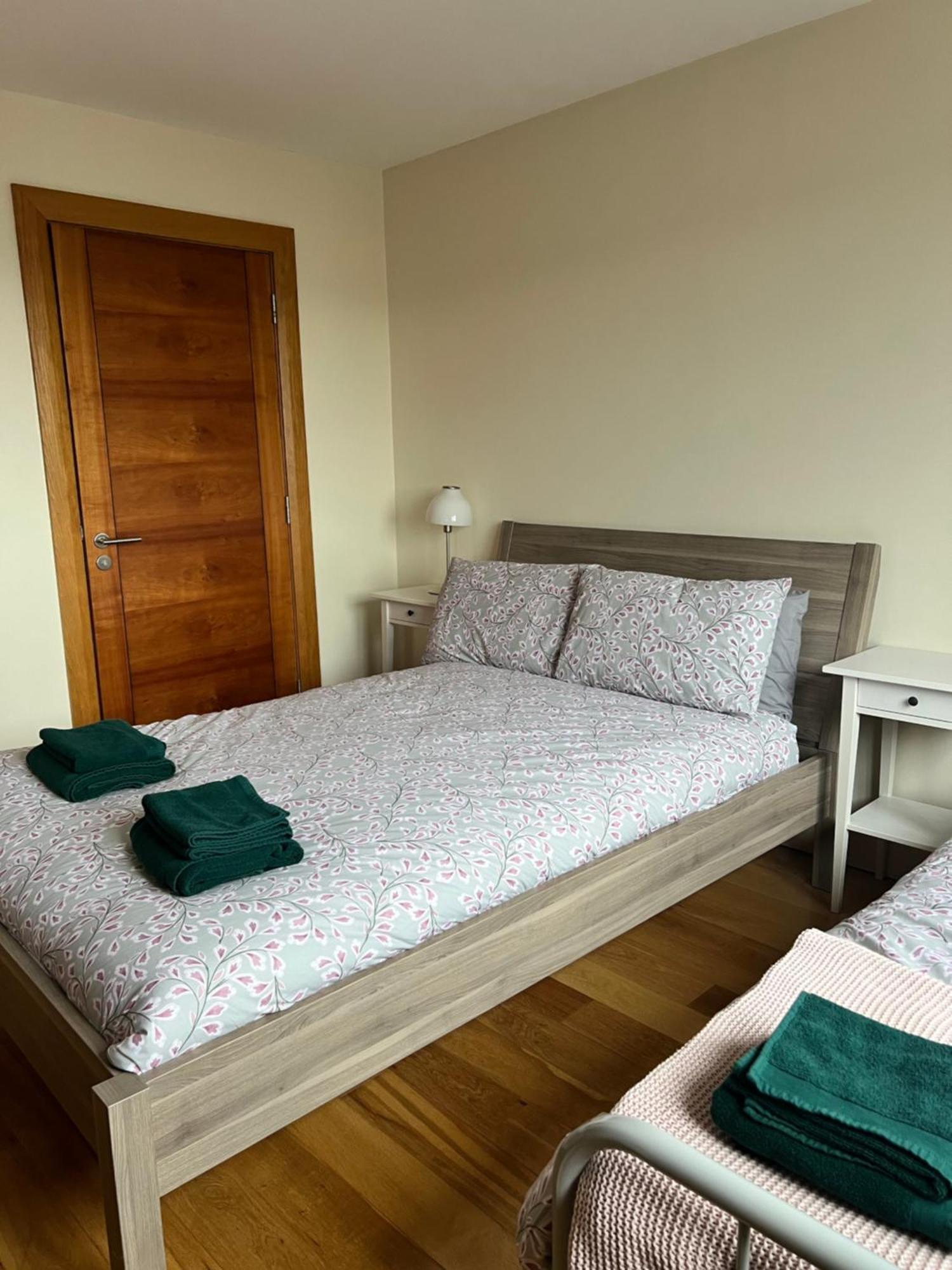 Penthouse Apartment - Town Centre, Sea Views, Secure Parking Portrush Eksteriør bilde