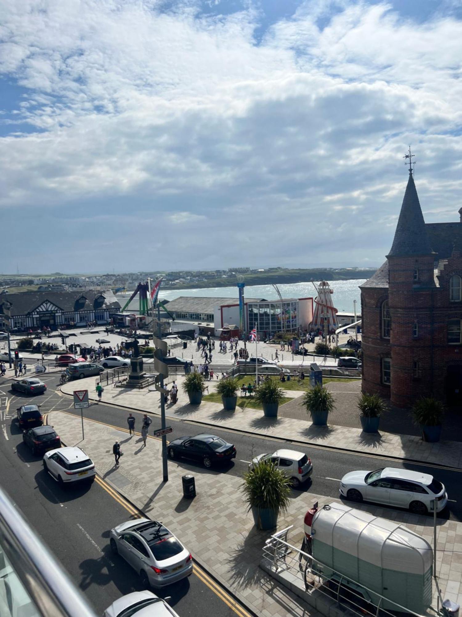 Penthouse Apartment - Town Centre, Sea Views, Secure Parking Portrush Eksteriør bilde